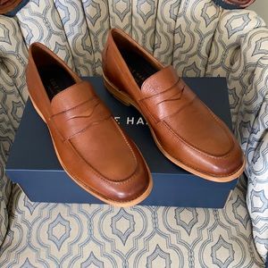 COLE HAAN LOAFER
